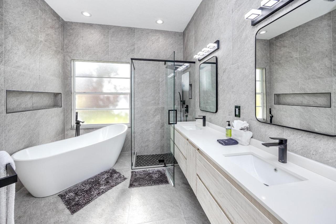 Palm Harbor Paradise - Lovely Home With Pool & Hot Tub Luaran gambar