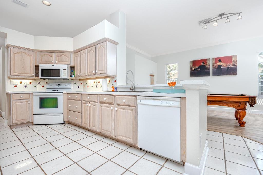 Palm Harbor Paradise - Lovely Home With Pool & Hot Tub Luaran gambar